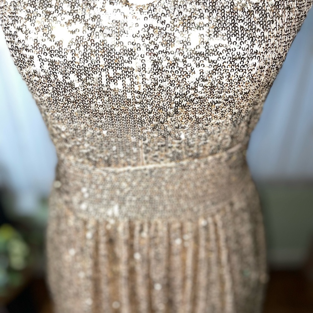 Gold Sequin Dress Formal Sleeveless V-Neck Party Dress with Ruffle Balloon Hem - Picture 4 of 9